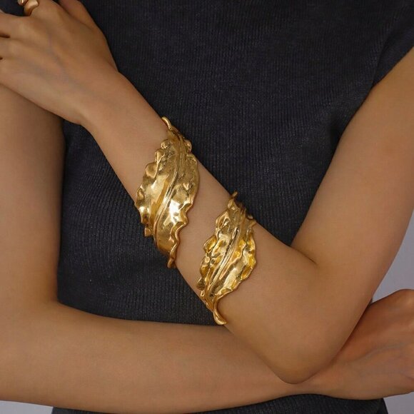 Jewelry - Gold-Colored Preppy Women's High-End Metal Open Bangle Bracelet